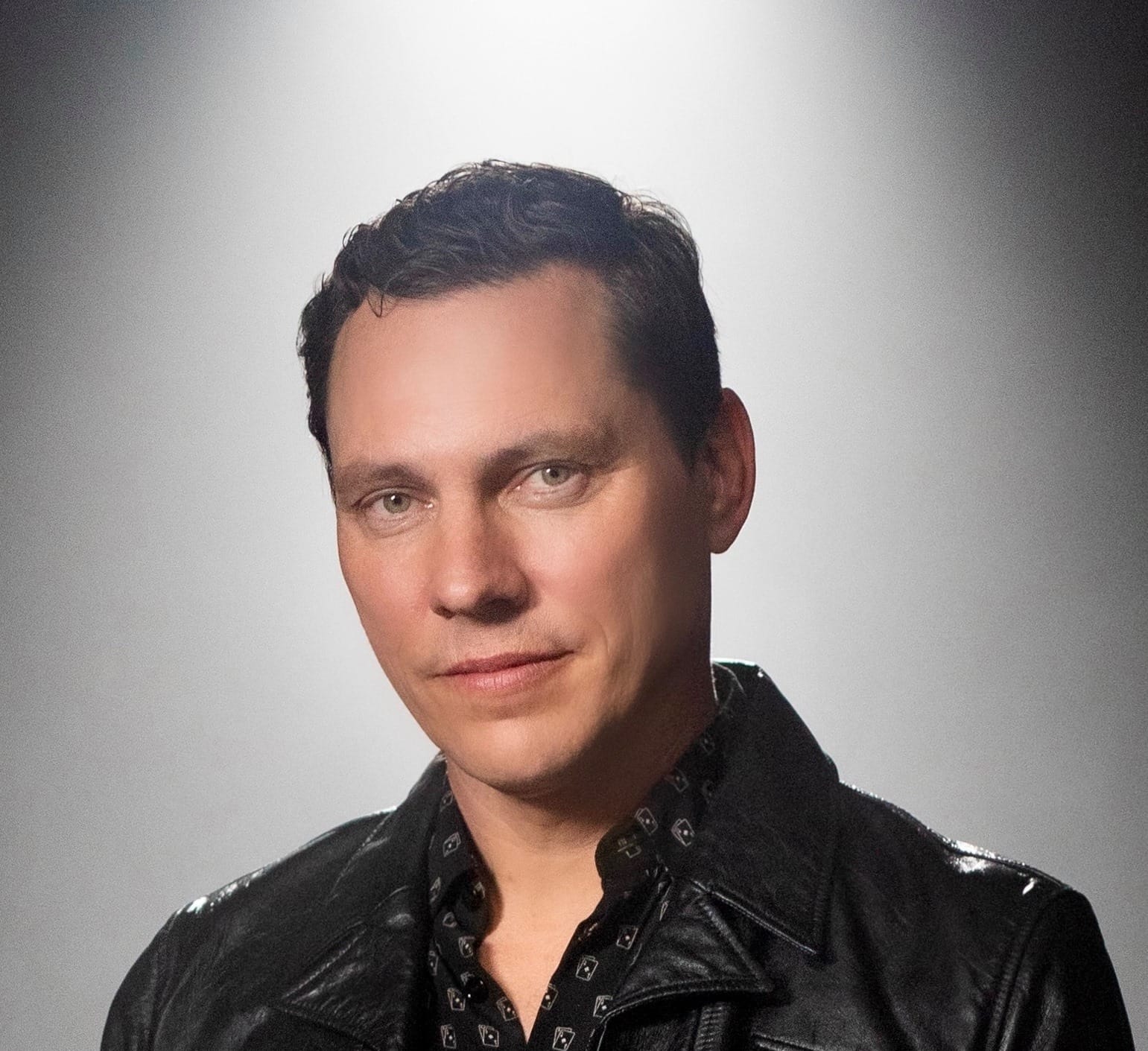 253467186 442089667275217 1281616422690323211 n - The Rise of Tiësto: Uncovering the Accomplishments of an EDM Legend